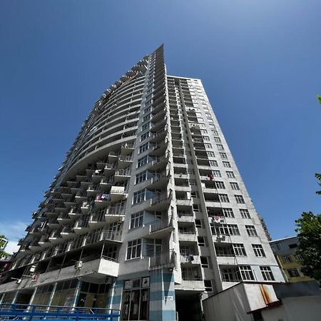 Апартаменты Nukri's Батуми Экстерьер фото
